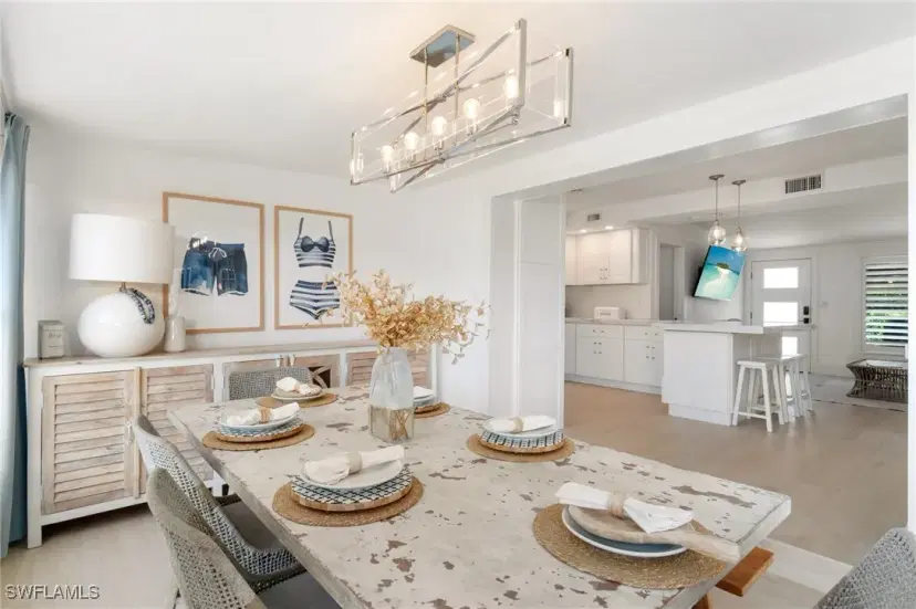 Picture of 2180 Harbor Ln, Naples FL 34104