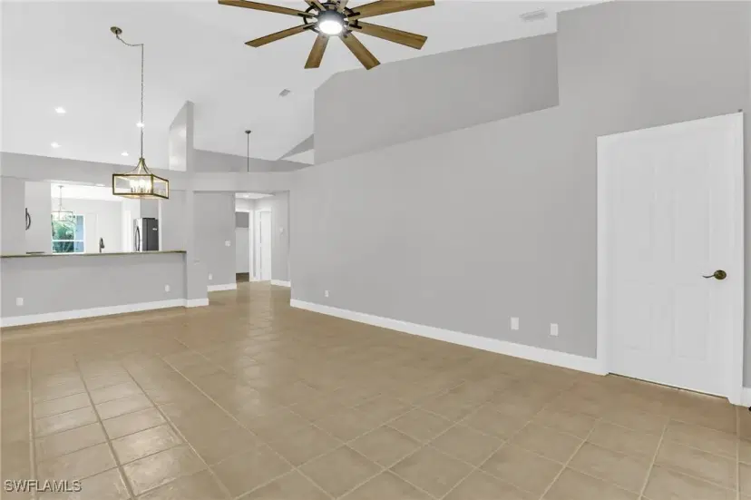 Picture of 1660 Royal Cir 101, Naples FL 34112