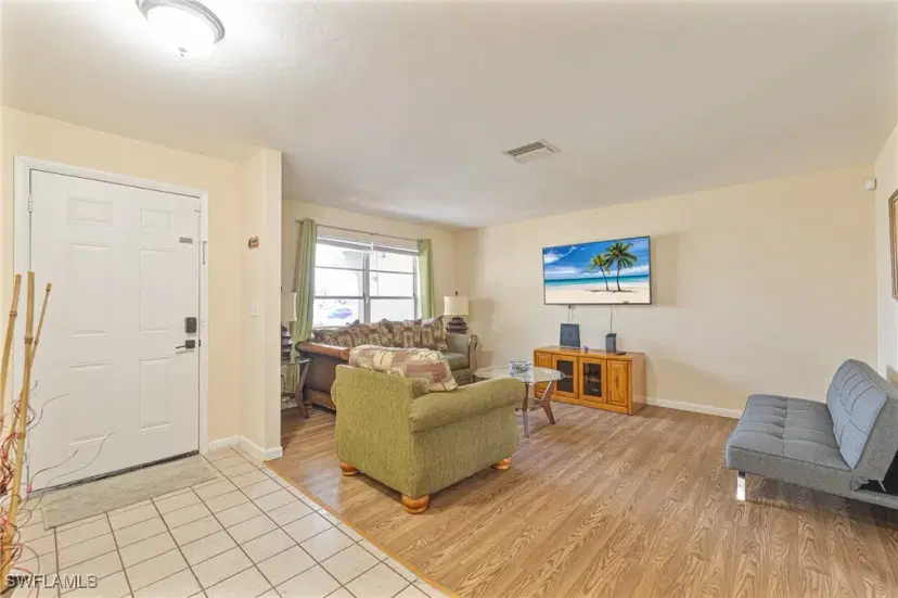 Picture of 1628 Country Club Blvd, Cape Coral FL 33990