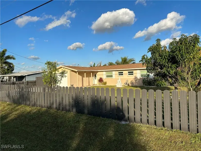 Picture of 141 Schneider Dr, Fort Myers FL 33905