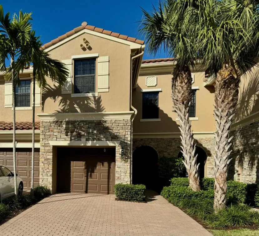 Picture of 10115 Wellington Parc Dr Drive, Wellington FL 33449