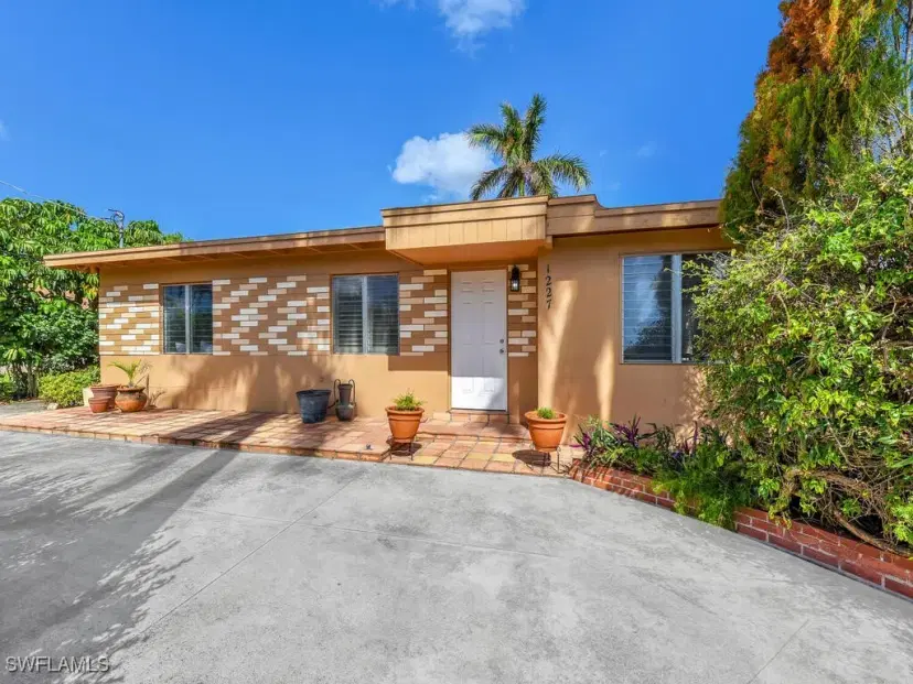 Picture of 1227 Trail Terrace Dr, Naples FL 34103