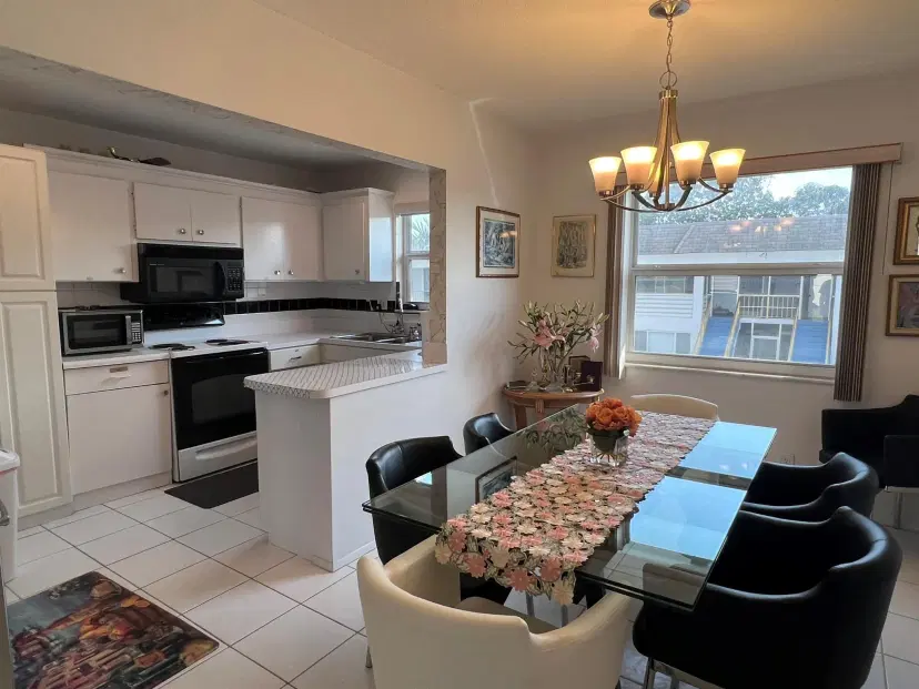 Picture of 68 Stratford E, West Palm Beach FL 33417