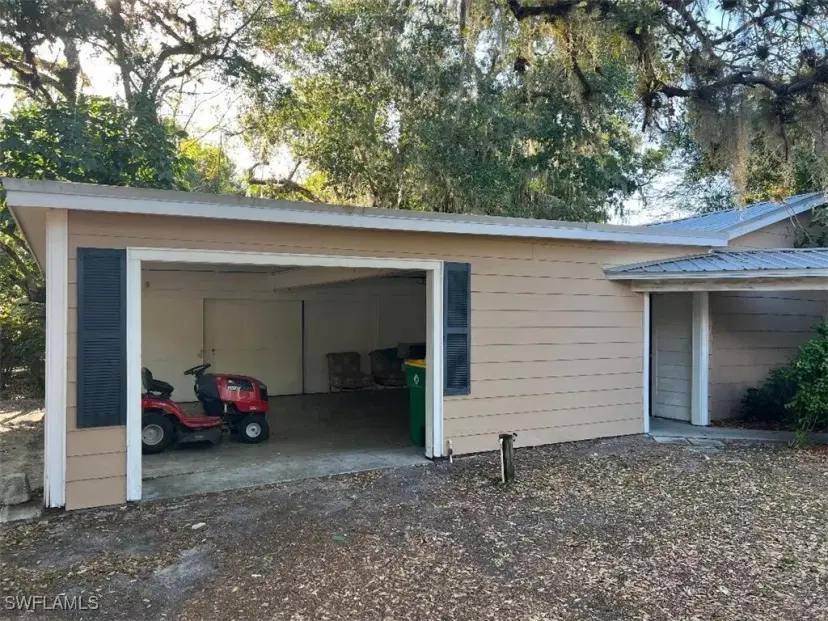 Picture of 200 Riverview Dr, Labelle FL 33935