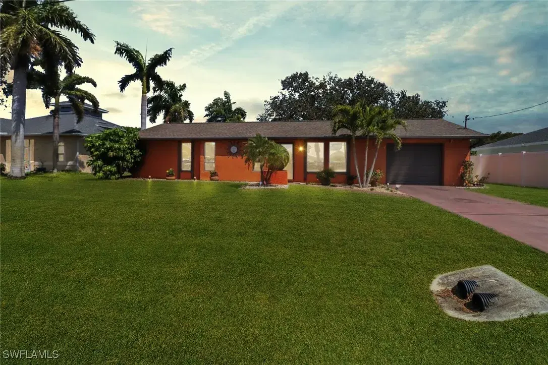 Picture of 529 SE 16Th Pl, Cape Coral, FL 33990