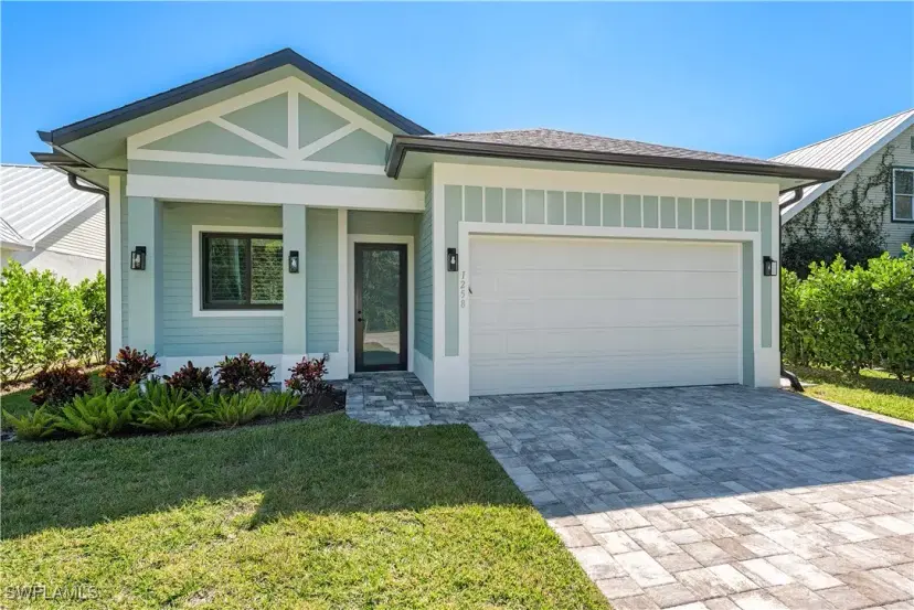 Picture of 1258 Solana Rd, Naples FL 34103