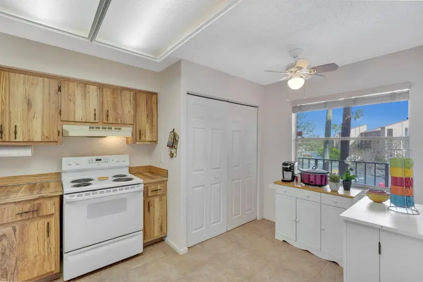 Picture of 7300 Lake Cir Drive 301, Margate FL 33063