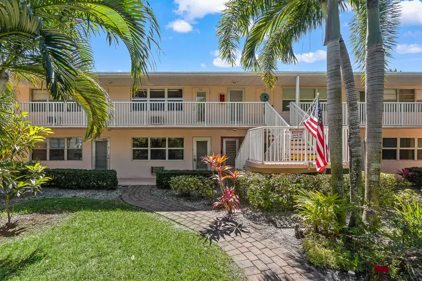 Picture of 231 Dorchester J, West Palm Beach FL 33417