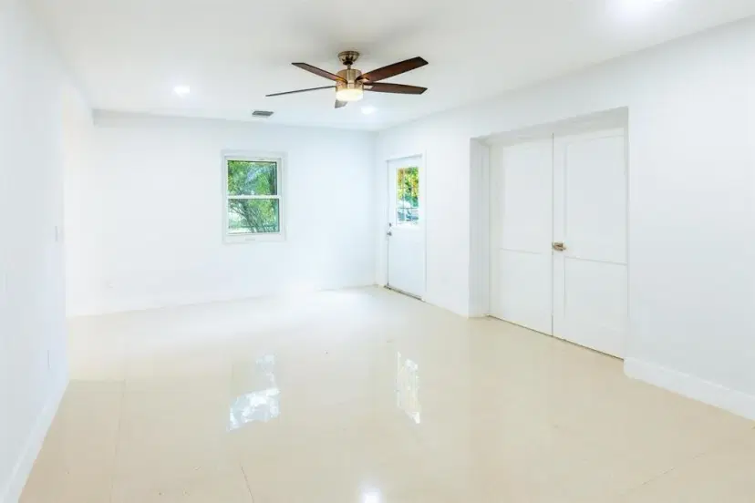 Picture of 1445 NE 2 Av, Fort Lauderdale FL 33304