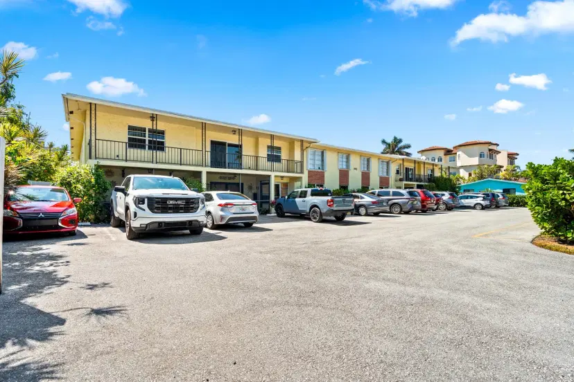 Picture of 1962 NE 6Th Street 4B, Deerfield Beach FL 33441