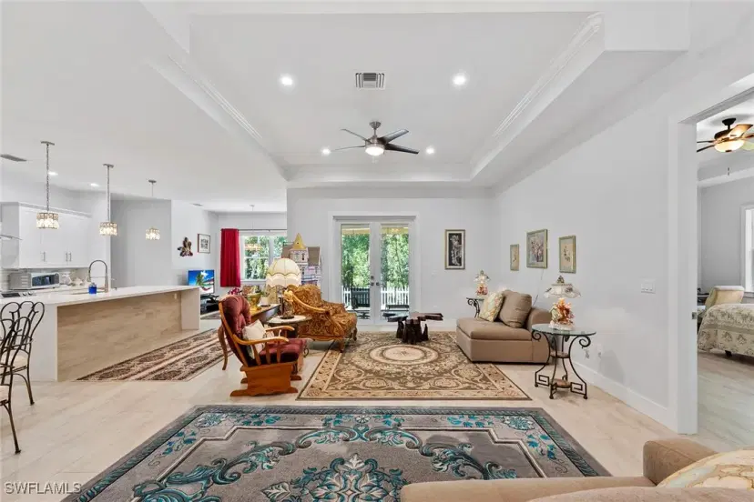 Picture of 235 6Th St Se, Naples FL 34117