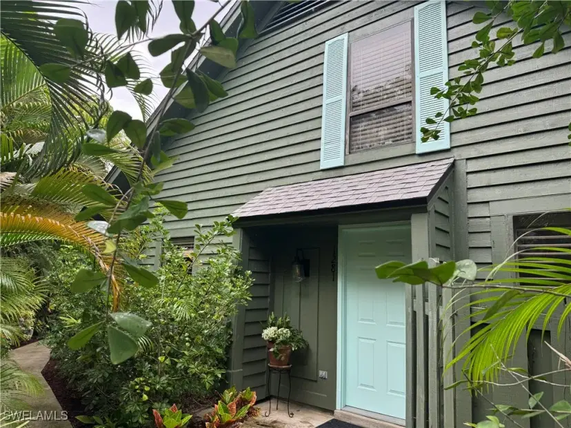 Picture of 1281 Solana Rd, Naples FL 34103