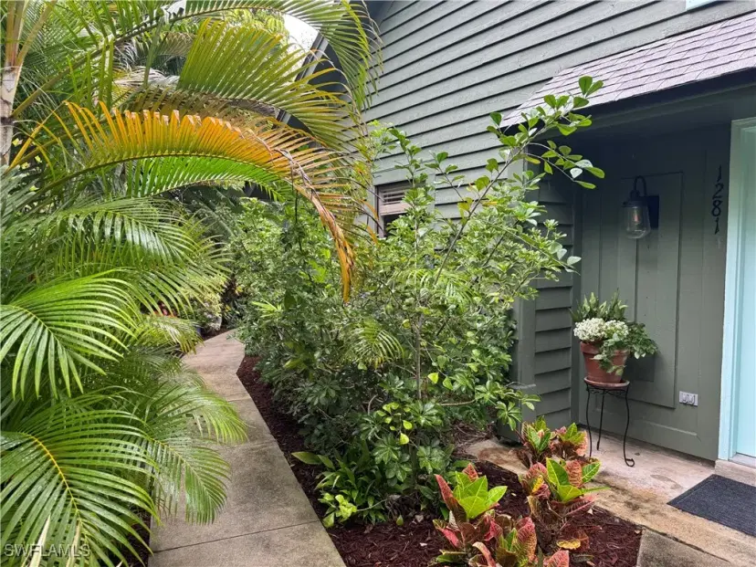 Picture of 1281 Solana Rd, Naples FL 34103