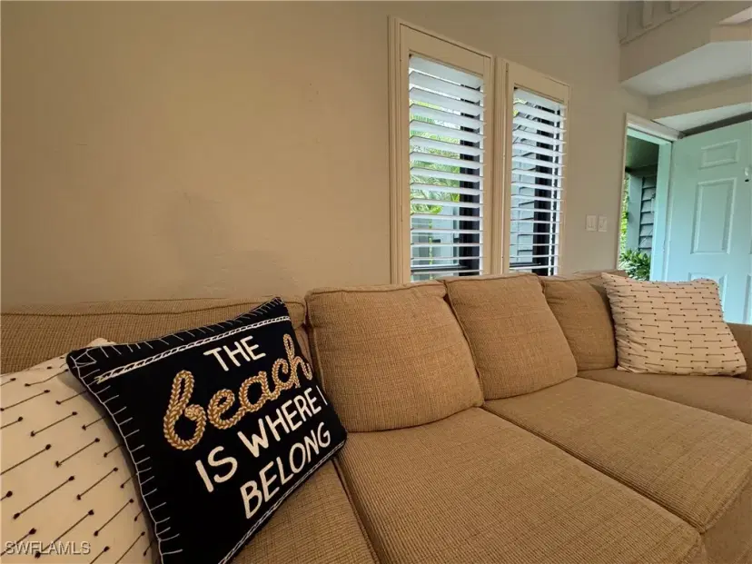Picture of 1281 Solana Rd, Naples FL 34103