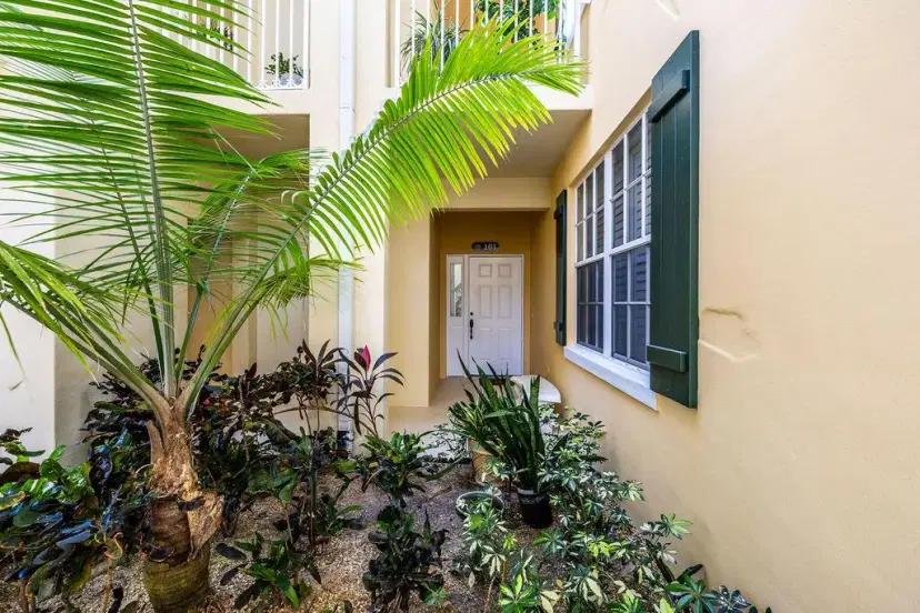 Picture of 5520 N Harbor Village Drive 101, Vero Beach FL 32967