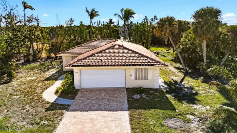 Picture of 1314 Tahiti Dr, Sanibel FL 33957