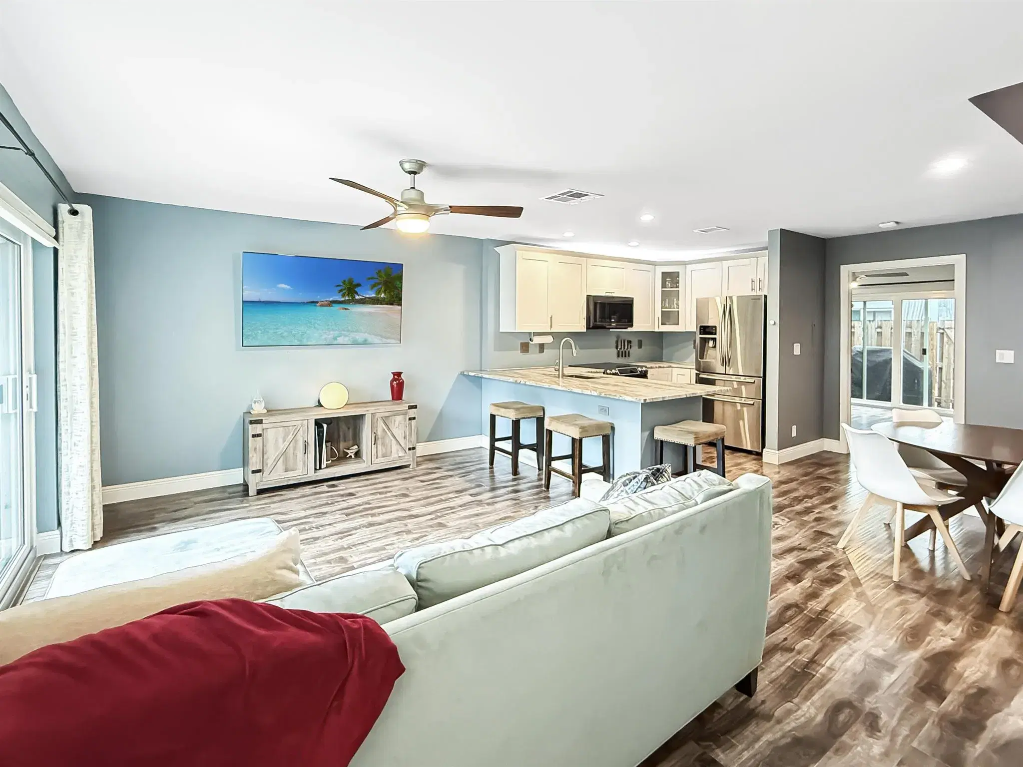 Picture of 1320 Cypress Way W, Palm Springs, FL 33406