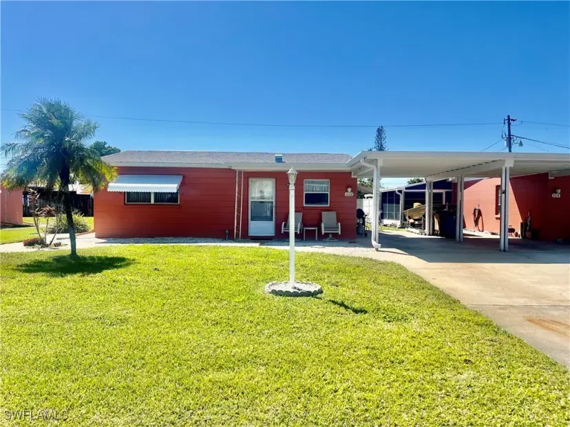 Picture of 1112 Broad St N, Lehigh Acres FL 33936