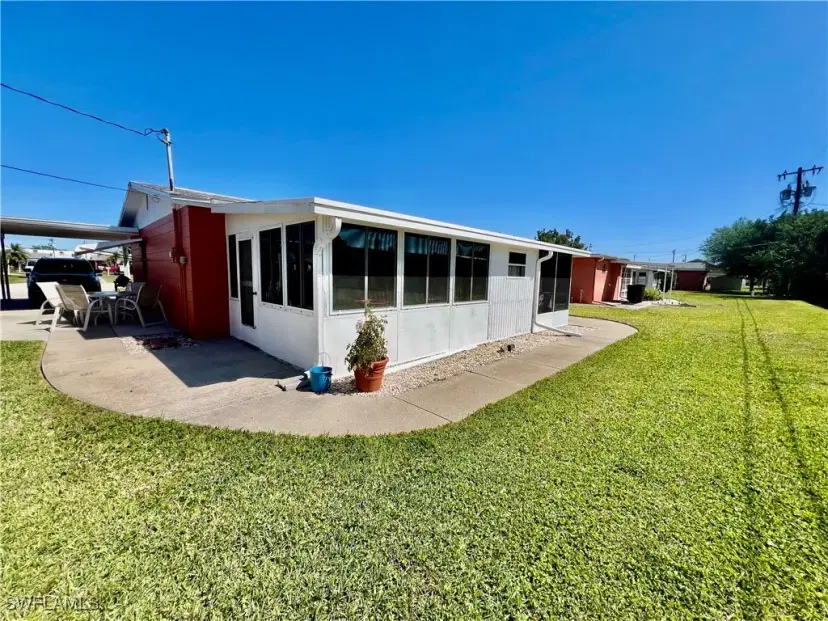 Picture of 1112 Broad St N, Lehigh Acres FL 33936