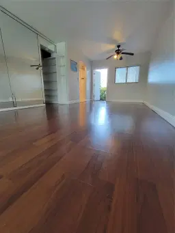Picture of 1021 Crystal Lake Dr 104, Deerfield Beach, FL 33064