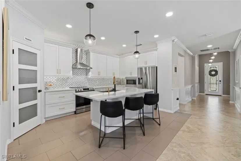 Picture of 1526 Santiago Cir, Naples FL 34113