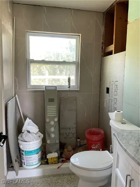 Picture of 16 Glenmont Dr W, North Fort Myers FL 33917