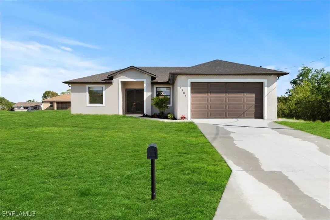 Picture of 5306 Lee St, Lehigh Acres, FL 33971