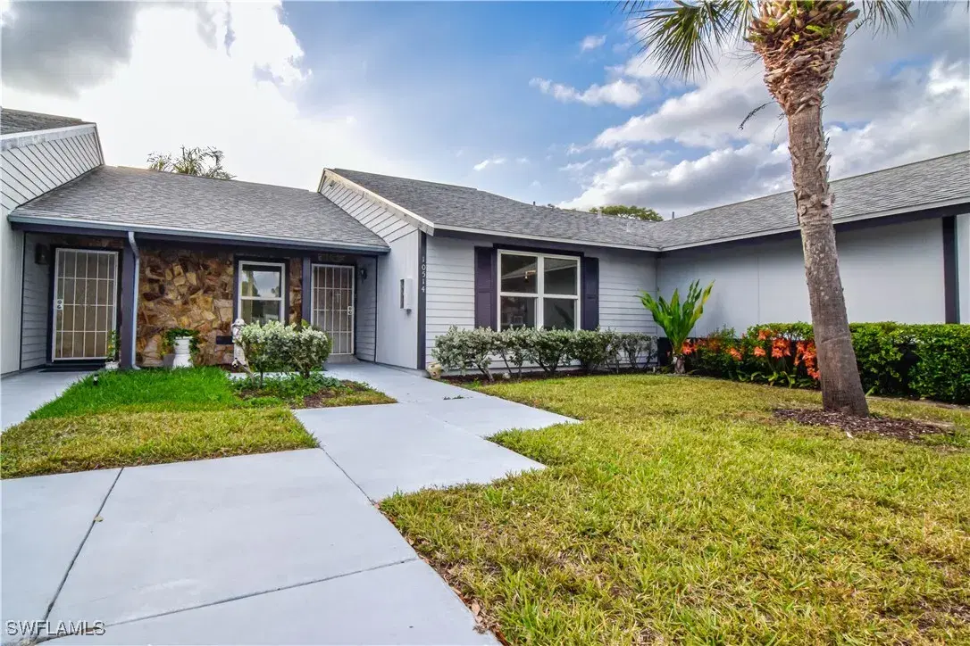 Picture of 10514 Newbury Ct, Lehigh Acres, FL 33936