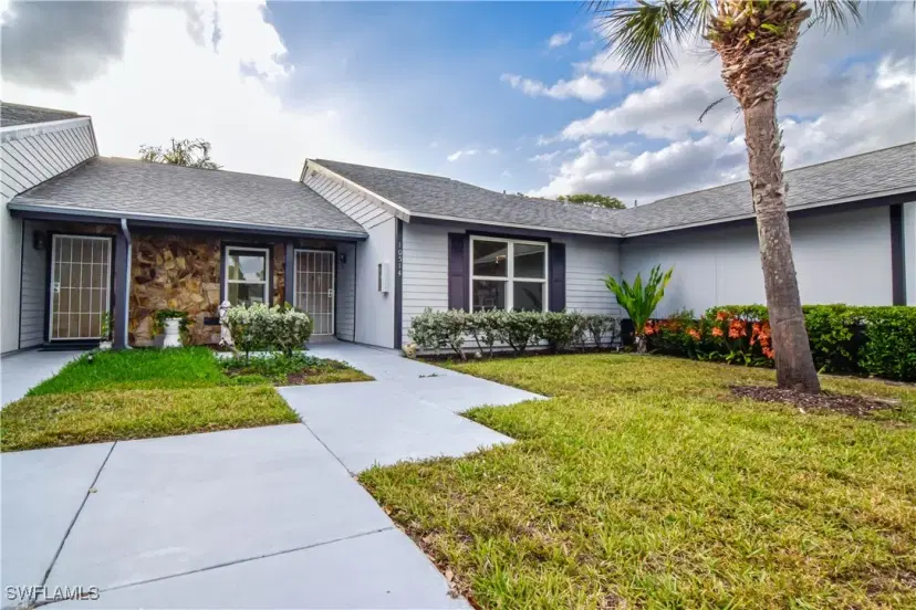 Picture of 10514 Newbury Ct, Lehigh Acres FL 33936