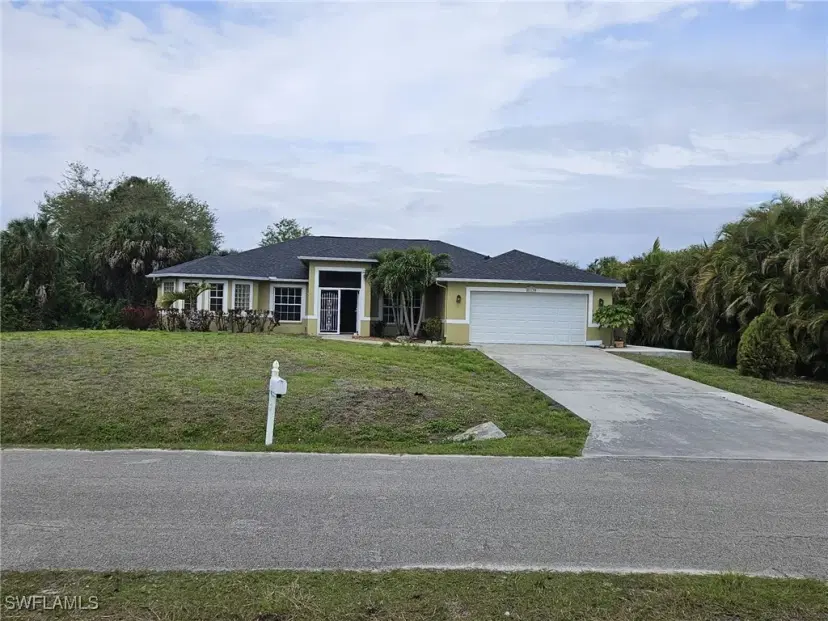 Picture of 713 Palmetto Ave, Lehigh Acres FL 33972