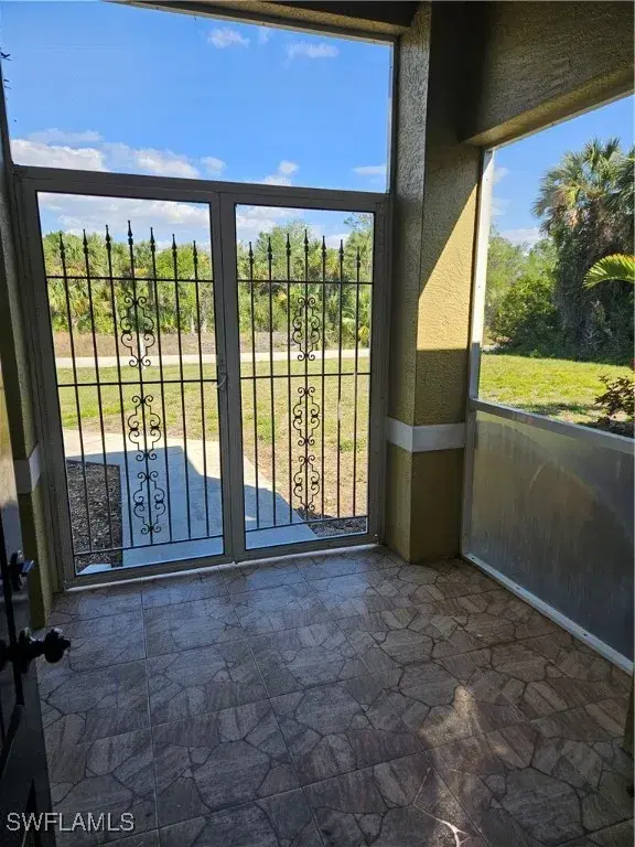 Picture of 713 Palmetto Ave, Lehigh Acres FL 33972