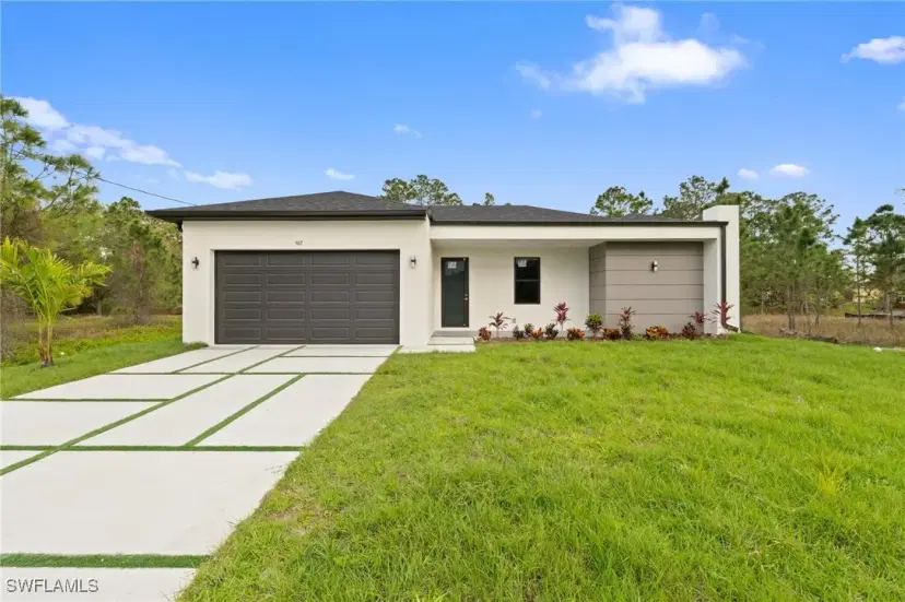 Picture of 567 Flamingo Ave S, Lehigh Acres FL 33974