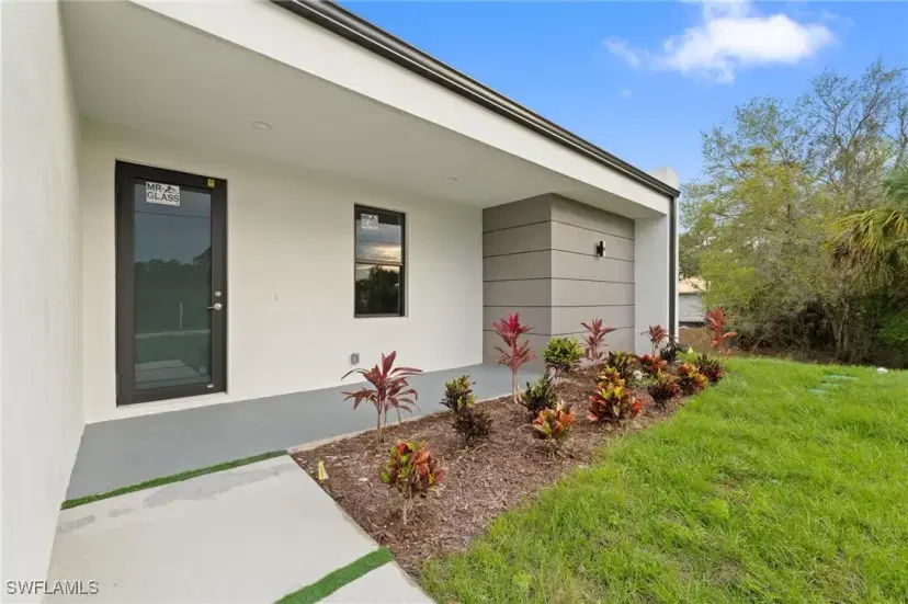 Picture of 567 Flamingo Ave S, Lehigh Acres FL 33974