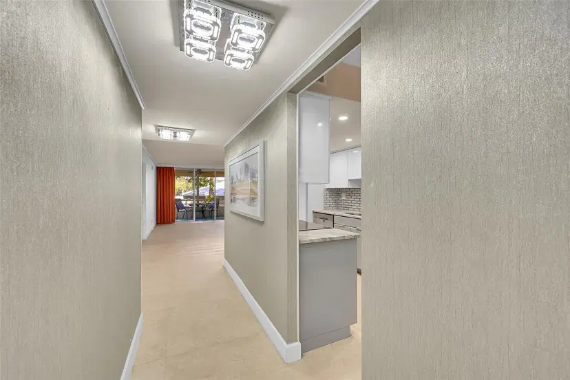 Picture of 4850 NW 29Th Ct 220, Lauderdale Lakes FL 33313
