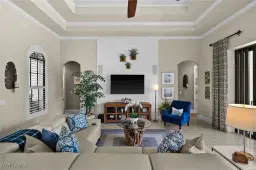 Picture of 914 Tivoli Ct, Naples, FL 34104