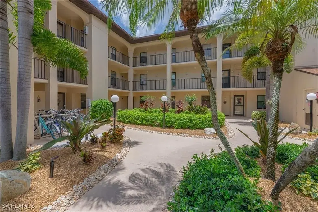 Picture of 8474 Charter Club Cir 2, Fort Myers, FL 33919