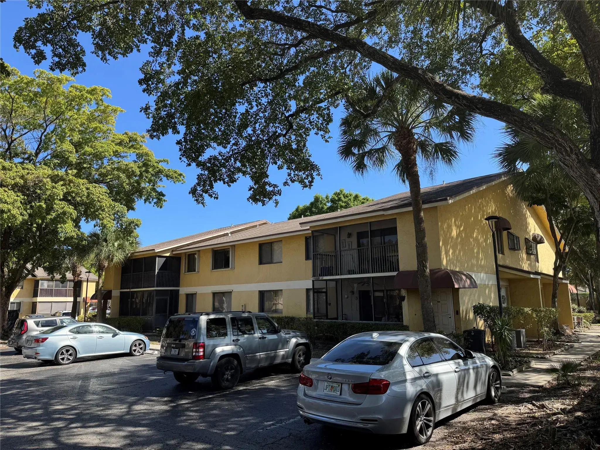 Picture of 3059 N Oakland Forest Dr 102, Oakland Park, FL 33309