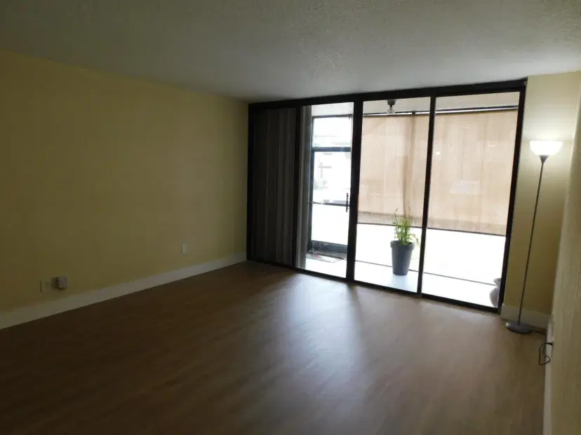 Picture of 11252 Taft St 11252, Hollywood FL 33026