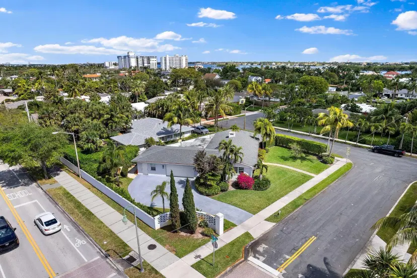 Picture of 235 Worth Court, West Palm Beach FL 33405