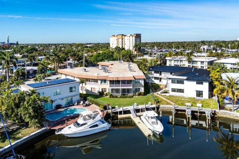 Picture of 2201 SE 9Th Street 107, Pompano Beach FL 33062