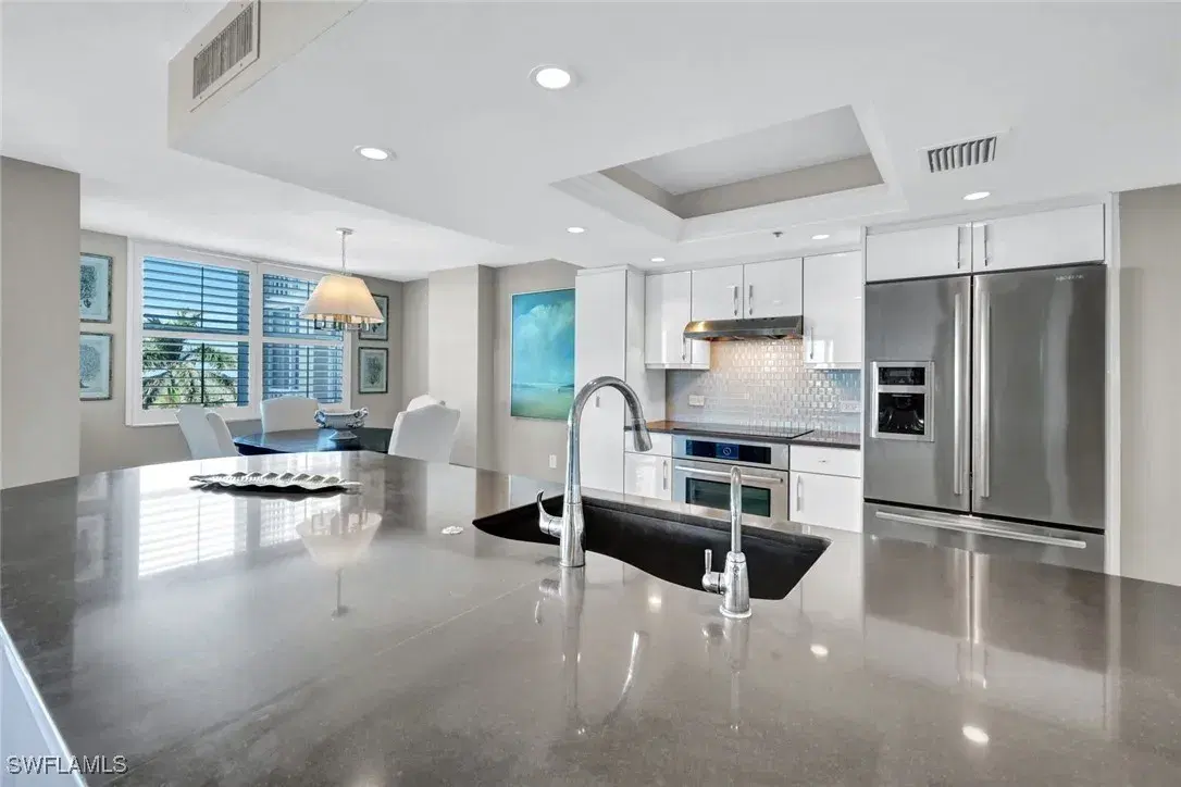 Picture of 6585 Nicholas Blvd 404, Naples, FL 34108