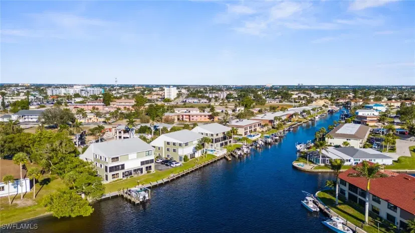 Picture of 610 Victoria Dr 101C, Cape Coral FL 33904