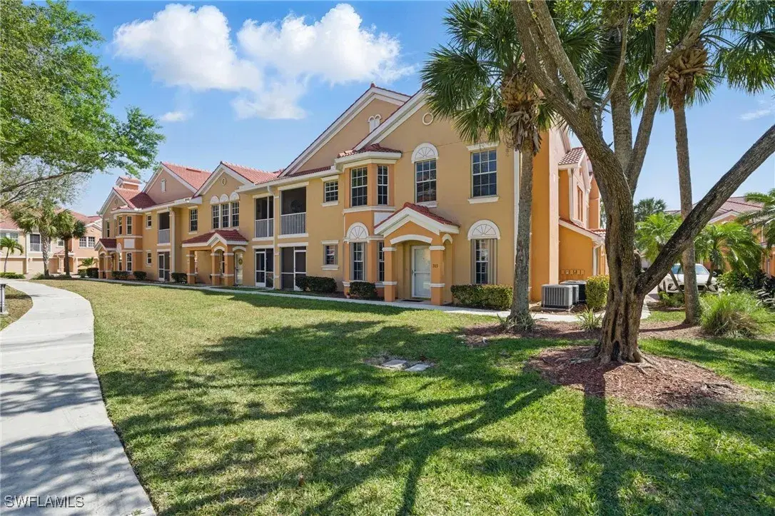 Picture of 1859 Concordia Lake Cir 703, Cape Coral, FL 33909