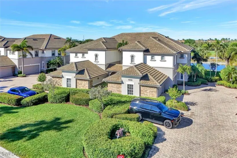 Picture of 8735 Coastline Ct 202, Naples FL 34120