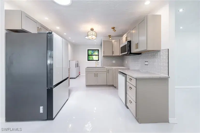 Picture of 2230 Harbor Rd, Naples FL 34104