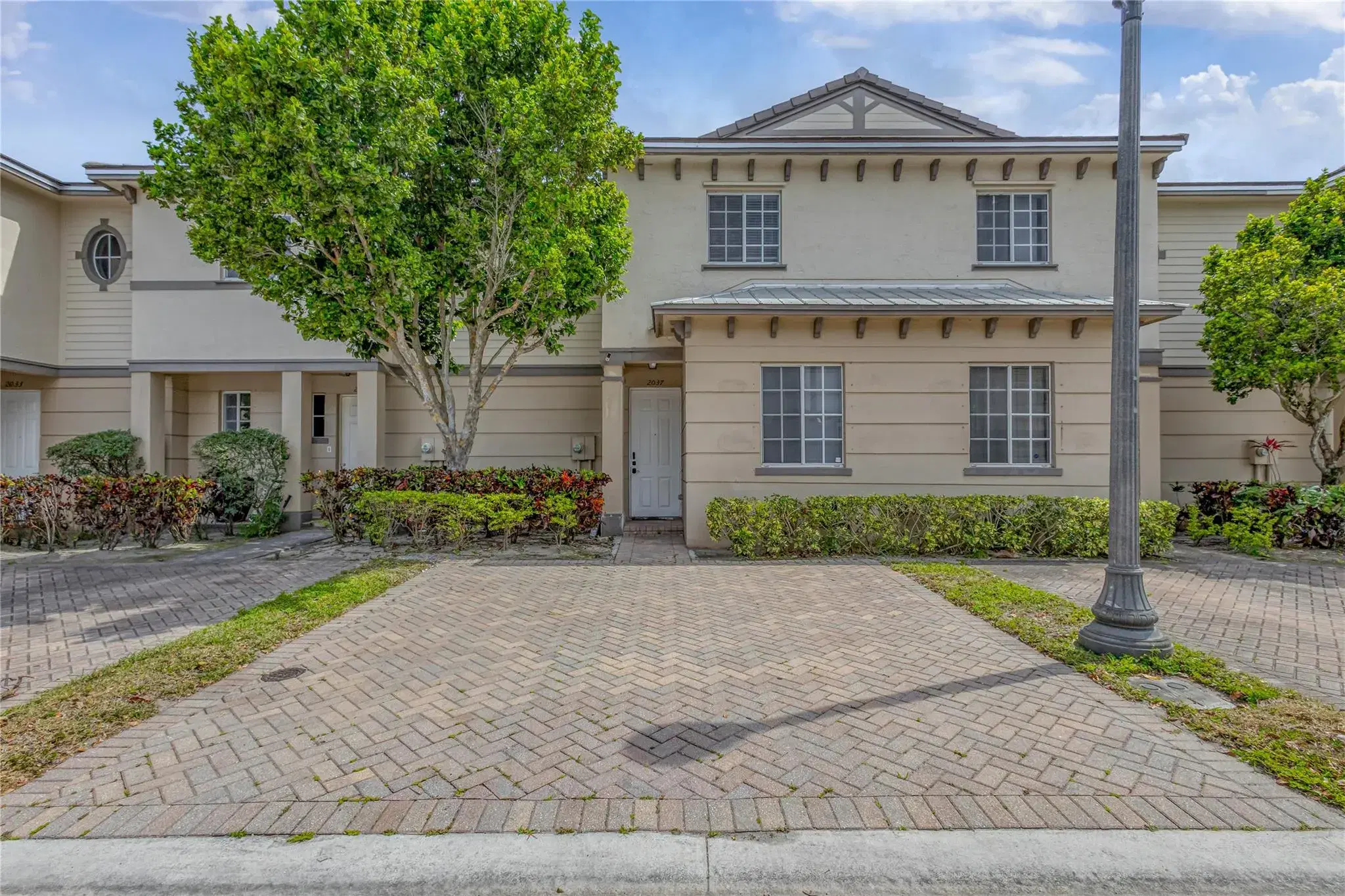 Picture of 2037 Nassau Dr 2037, Riviera Beach, FL 33404