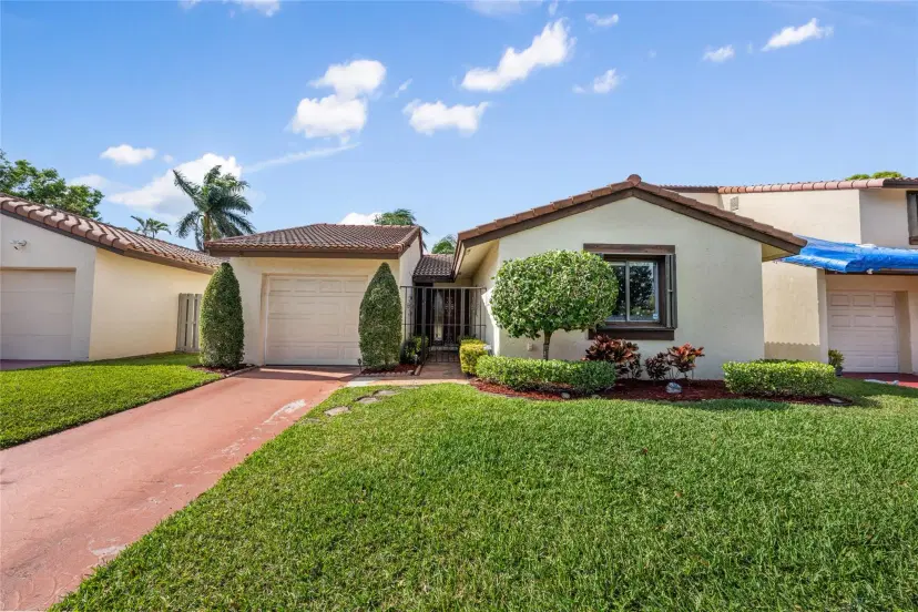 Picture of 6353 Lantana Pines Dr, Lake Worth FL 33462