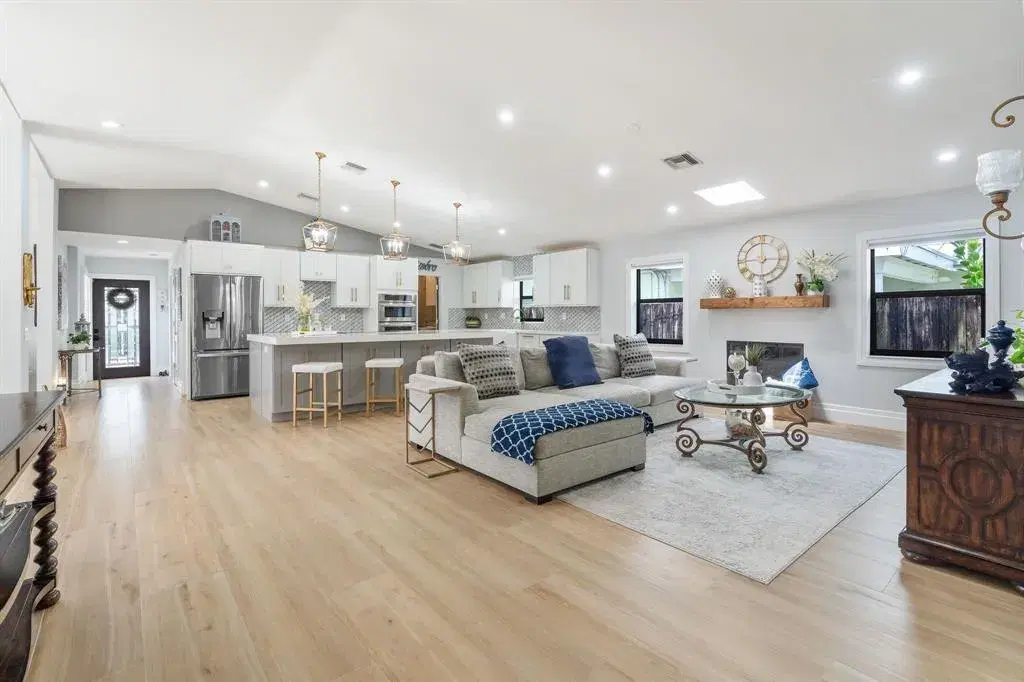 Picture of 805 SE 9Th St, Fort Lauderdale, FL 33316