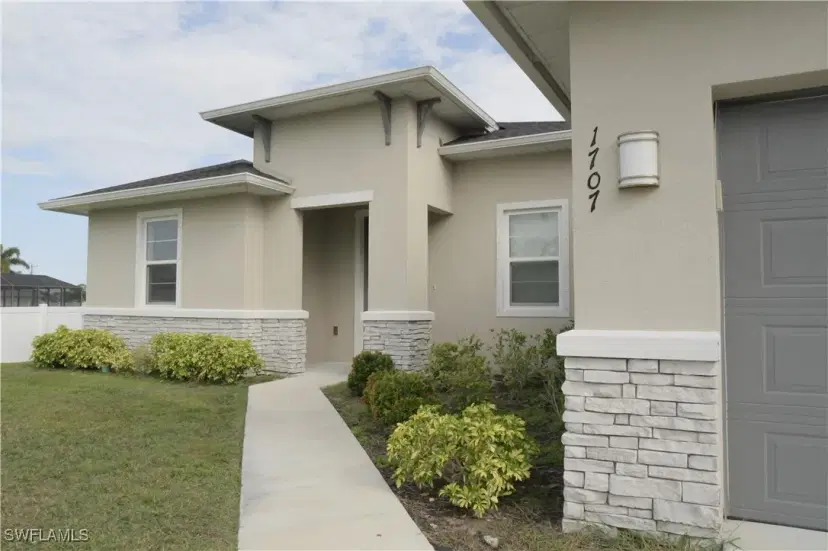 Picture of 1707 NE 34 St, Cape Coral FL 33909