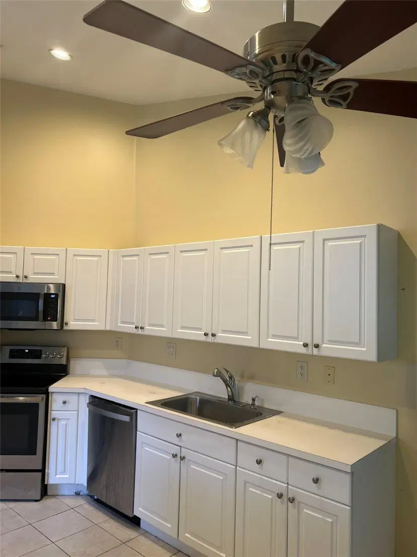 Picture of 2530 E Aragon Blvd 3, Sunrise, FL 33313
